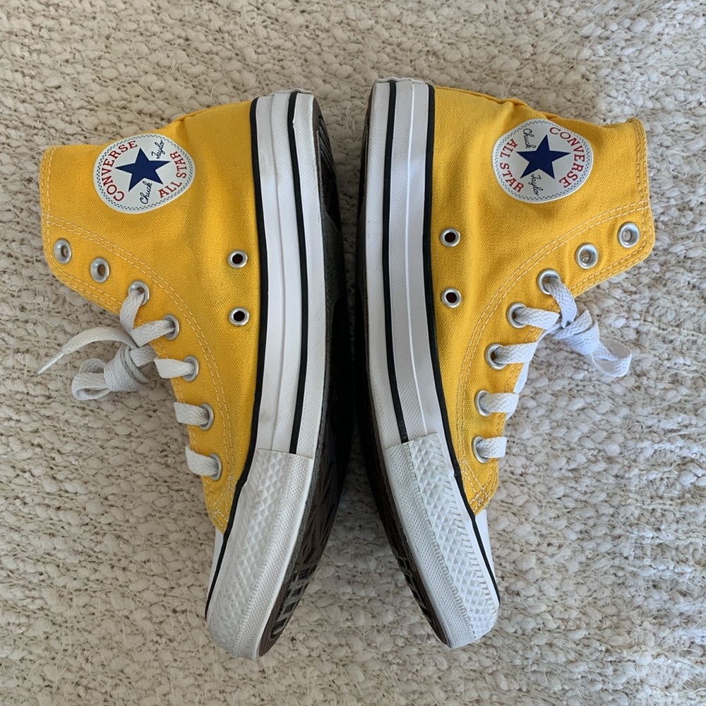 Chuck Taylor All Star Classic “Lemon Chrome” Women’s 7.5 (Men’s 5.5)